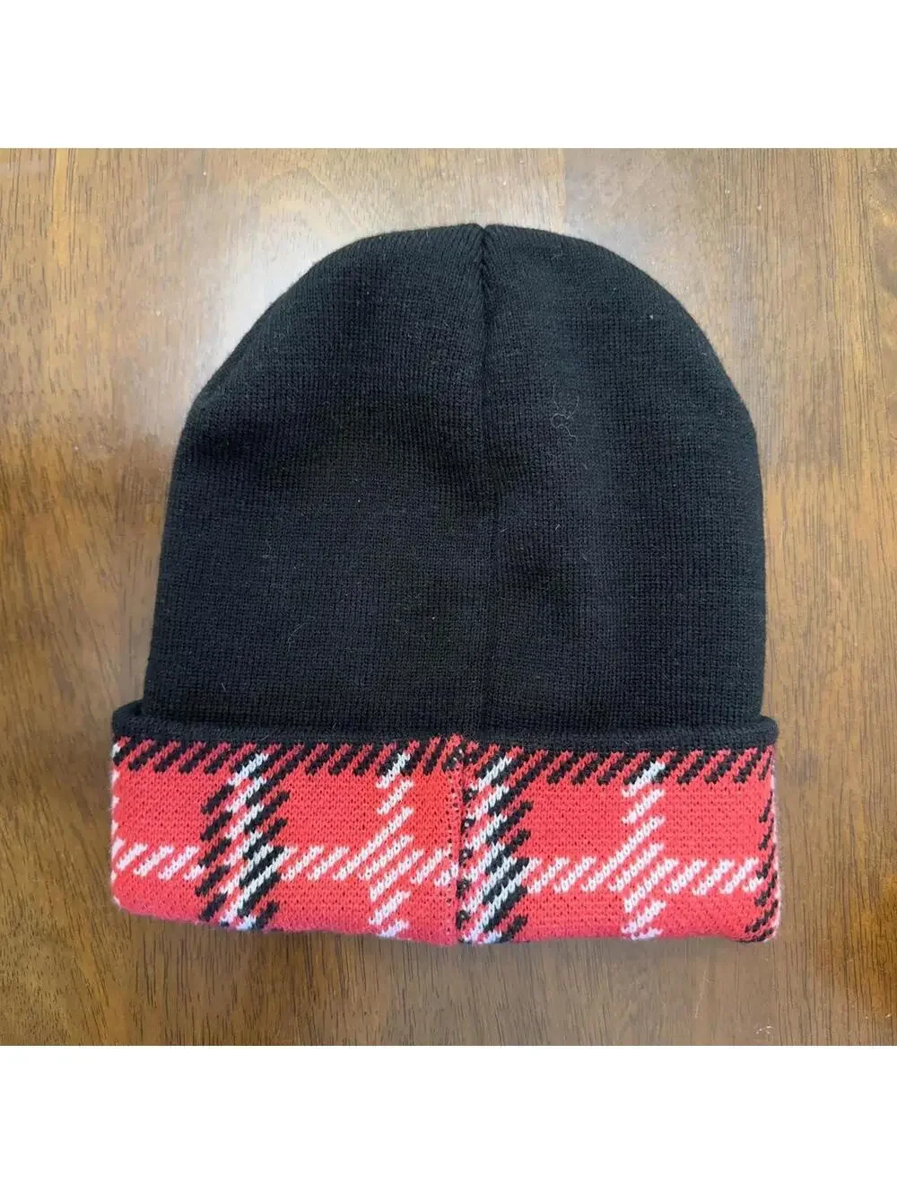 Y2K Red and black knit Bebe beanie
